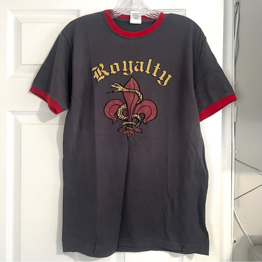 Vintage Lucky Brand T Shirt Knit Wear Gray And Red Royalty Short Sleeve Men’s XS